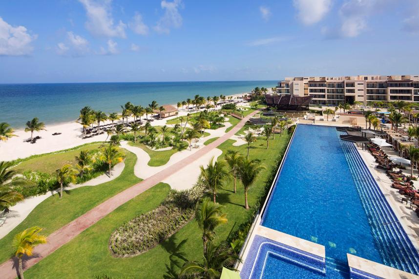 Main image of the hotel Royalton Riviera Cancun.