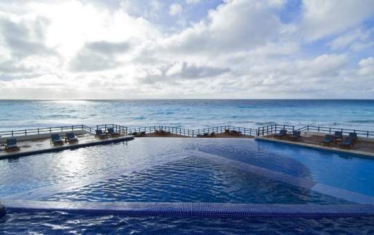 Main image of the hotel Grand Oasis Sens.