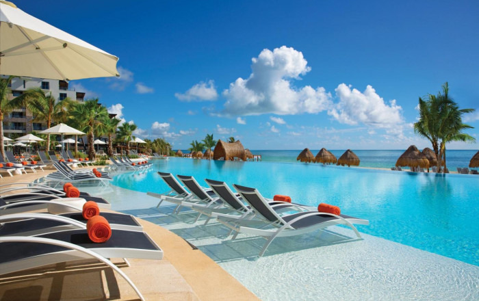 Main image for the offer: All-Inclusive Cancun Getaway - Preferred Club Junior Suite Swim Out Upgrade & Extras - Save Up To 39%.