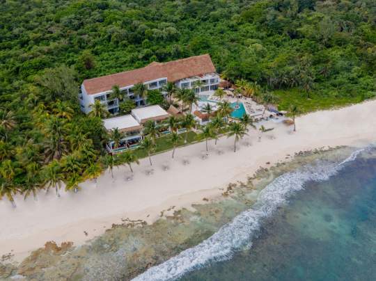 Main image of the hotel The Beachfront by The Fives.