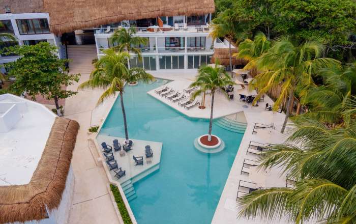 Lounge in the Cooling Pools