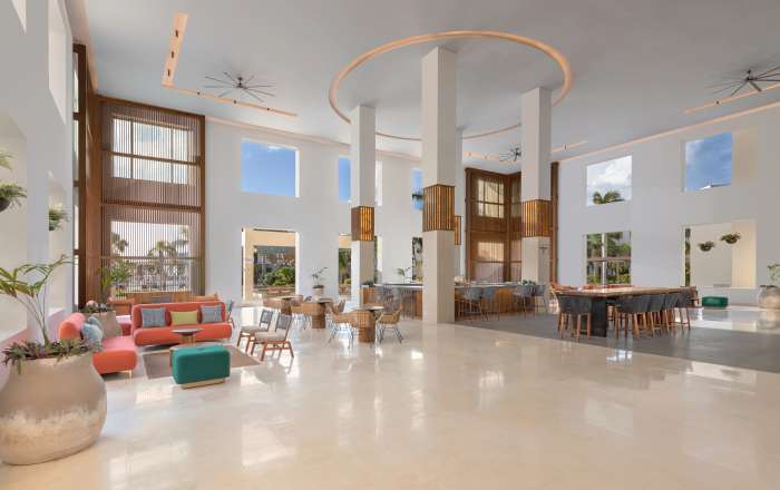 Spacious and Contemporary Lobby