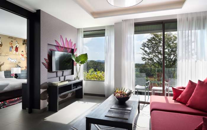 Tropical View Suite - Living Area