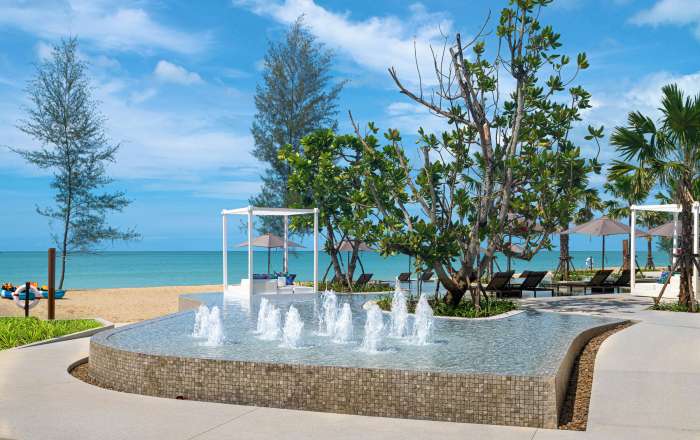 Infinity Pool & Beachfront Positioning