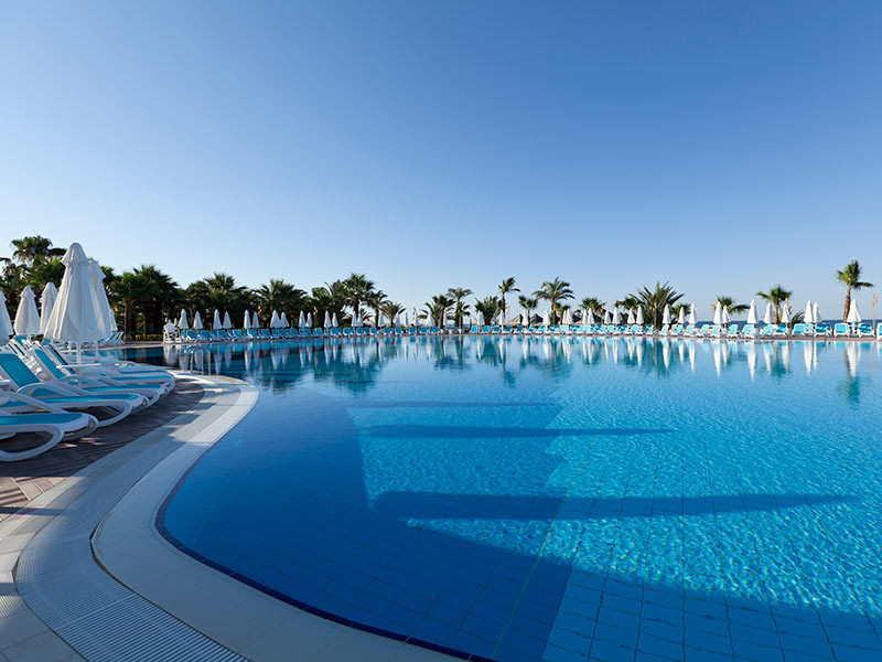 Paloma Oceana Resort