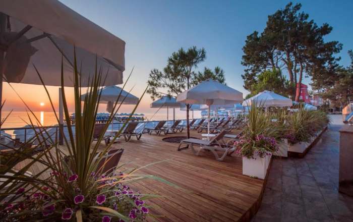 Choose to Lounge Around Five Pools