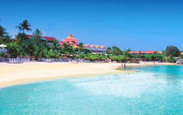 Coco Reef Resort & Spa