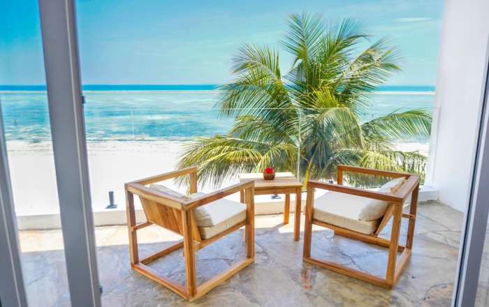 Beachfront Room - Balcony