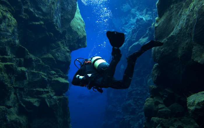 Dive Between Two Tectonic Plates