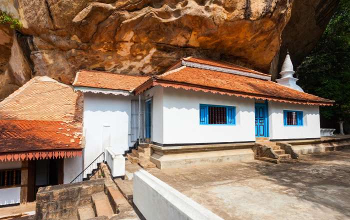 Visit Ridi Viharaya,a Historic Buddhist Temple 